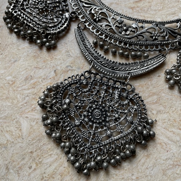 Silver Layerd Necklace - Picture 4 of 13